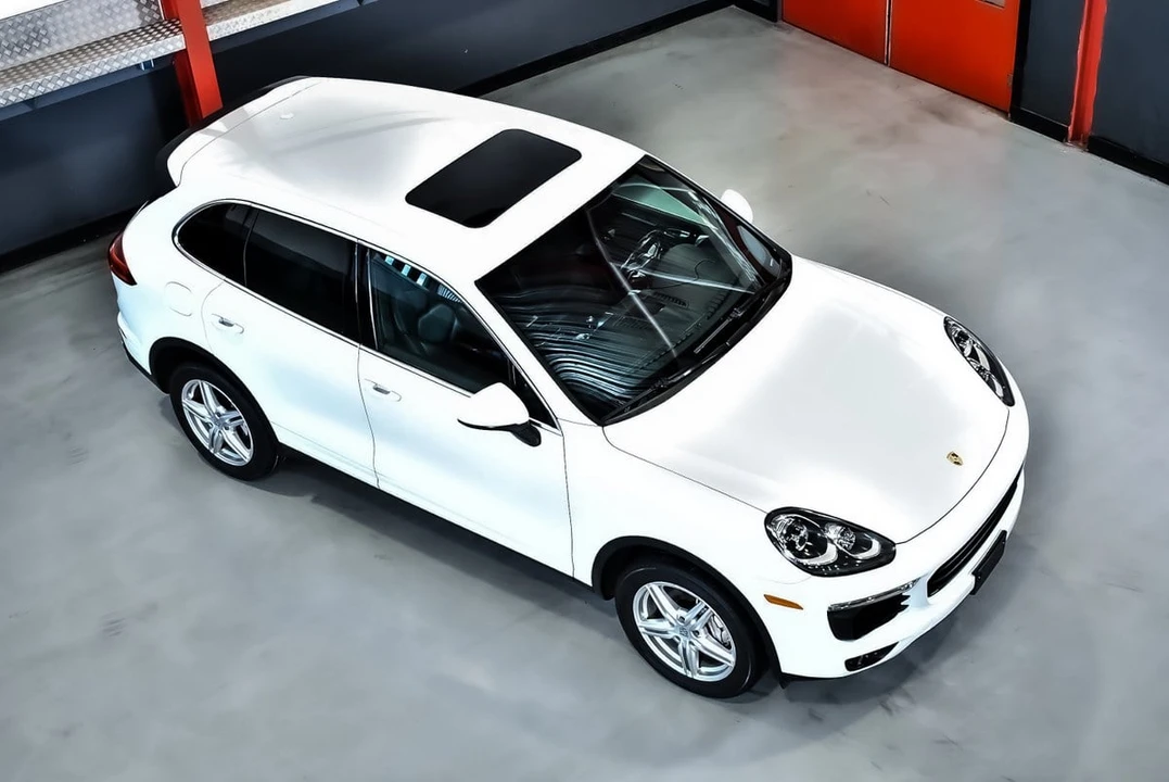 2015 Porsche 958 Cayenne S - Image 17 of 31
