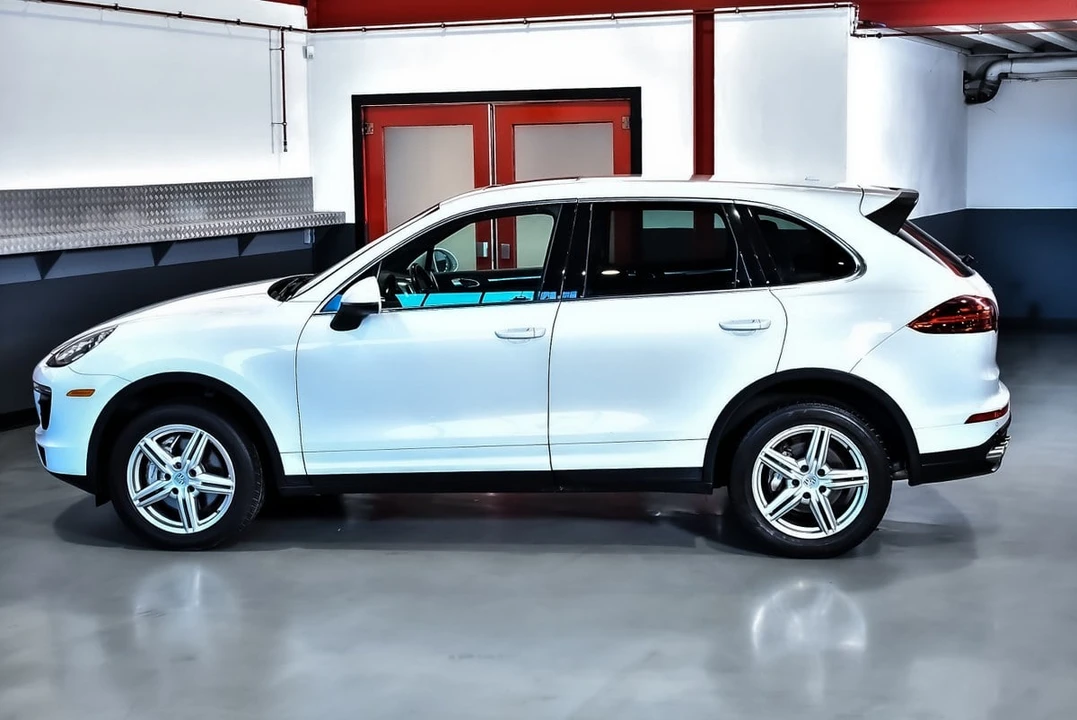 2015 Porsche 958 Cayenne S - Image 24 of 31