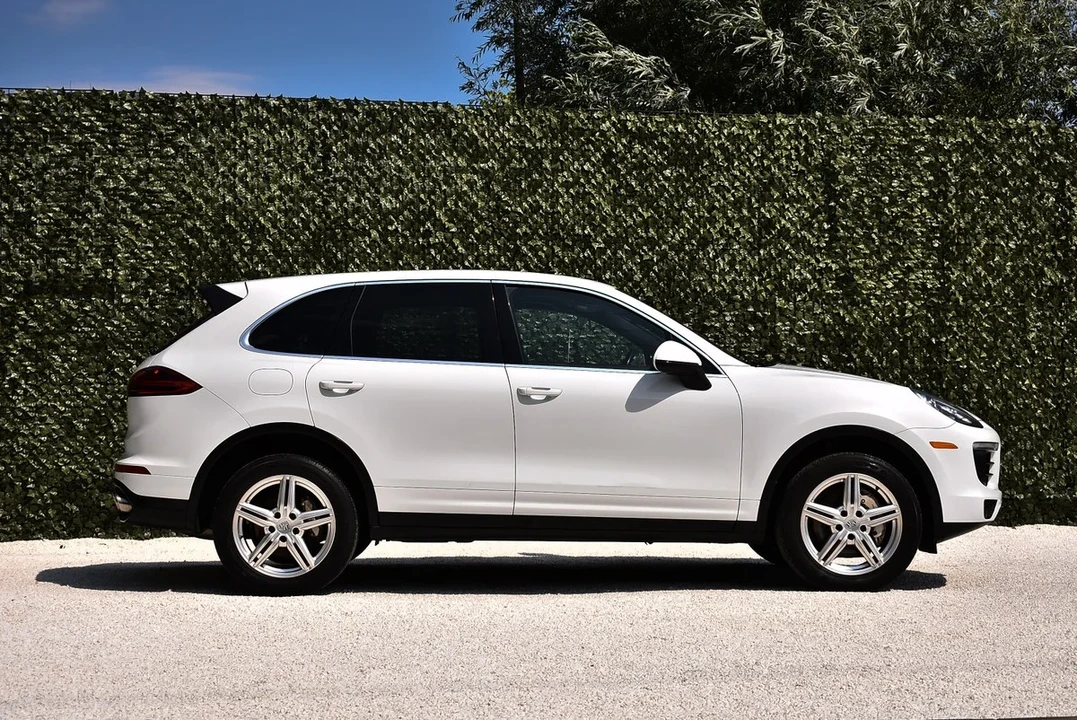 2015 Porsche 958 Cayenne S - Image 7 of 31