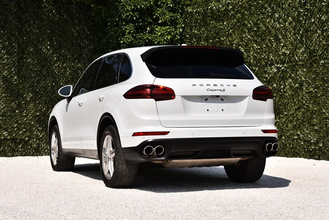 2015 Porsche 958 Cayenne S - Image 11 of 31