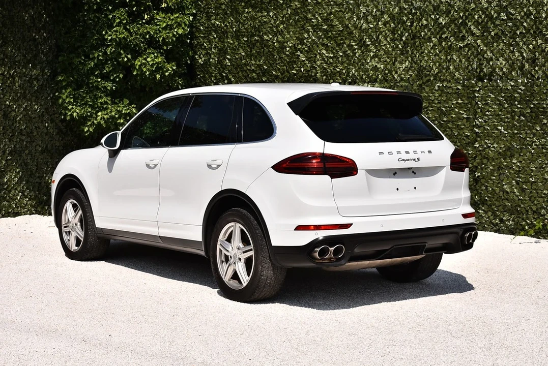 2015 Porsche 958 Cayenne S - Image 12 of 31