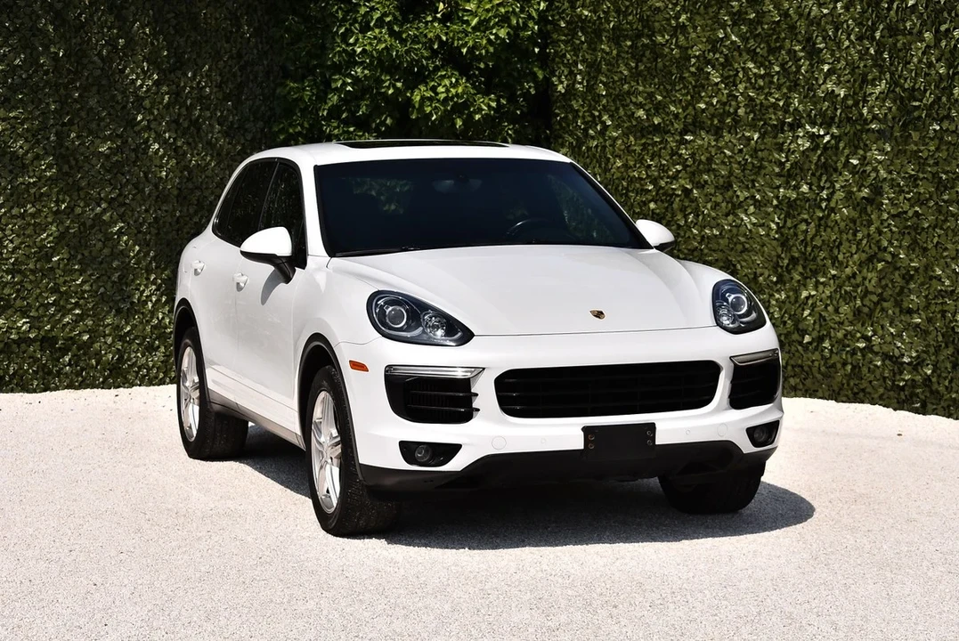 2015 Porsche 958 Cayenne S - Image 3 of 31