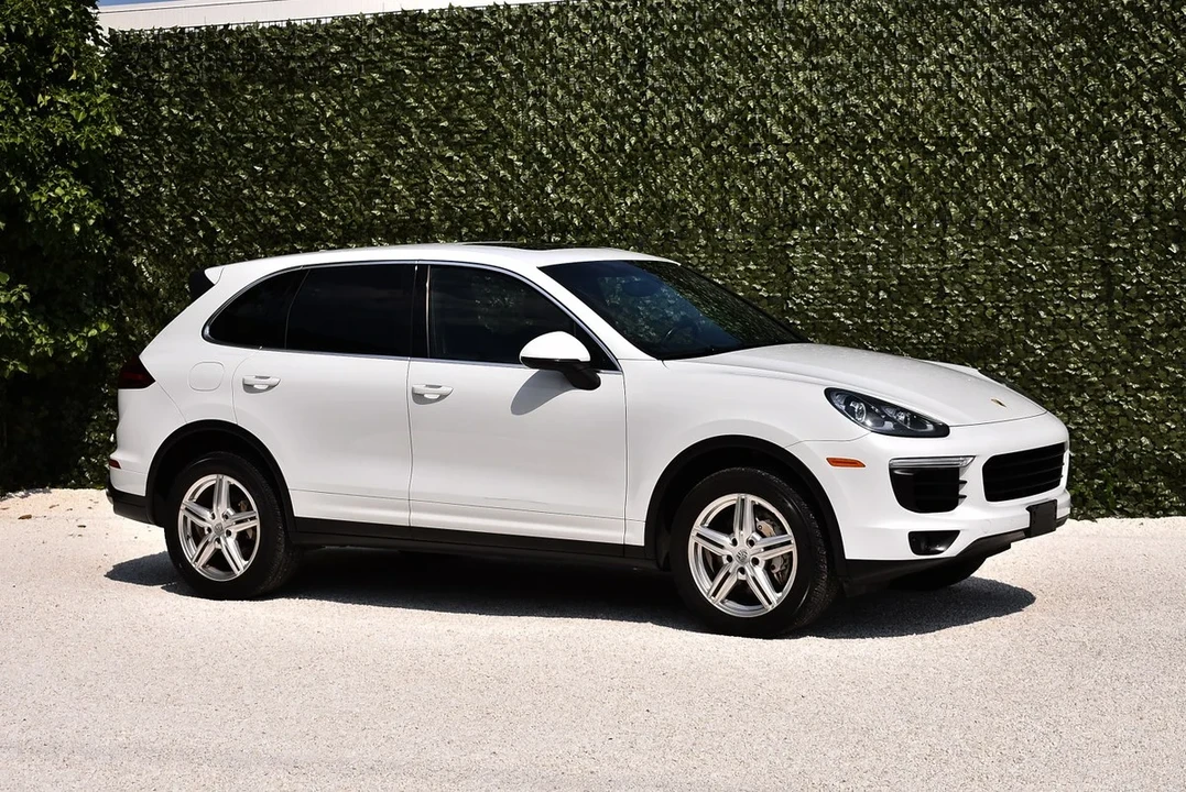 2015 Porsche 958 Cayenne S - Image 6 of 31