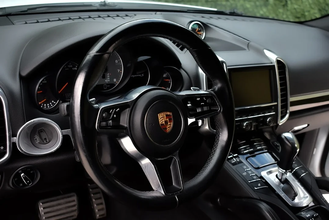 2015 Porsche 958 Cayenne S - Image 21 of 31