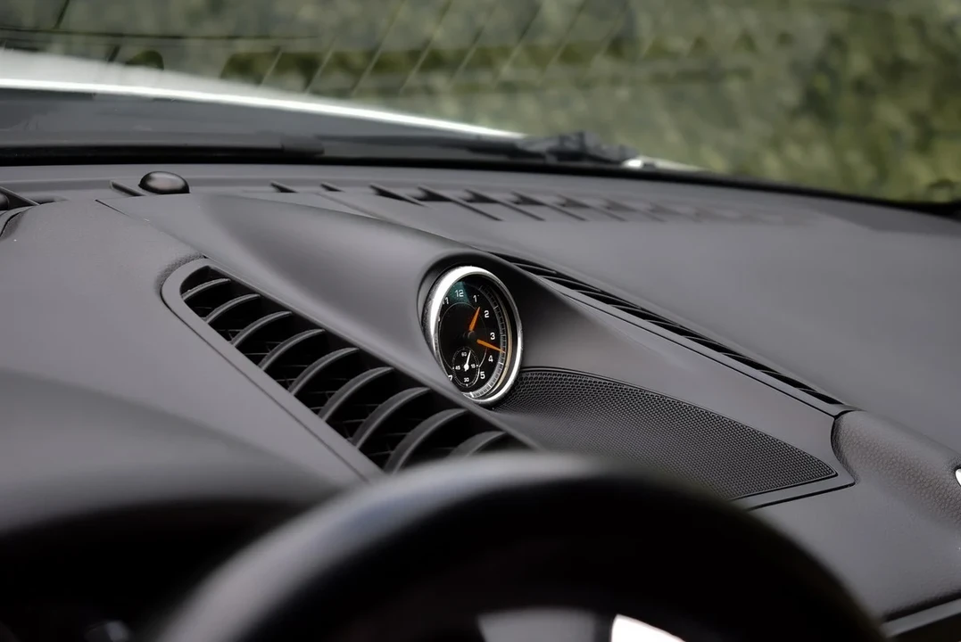 2015 Porsche 958 Cayenne S - Image 23 of 31