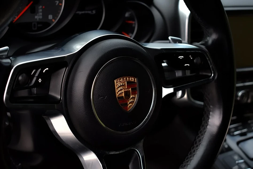 2015 Porsche 958 Cayenne S - Image 24 of 31