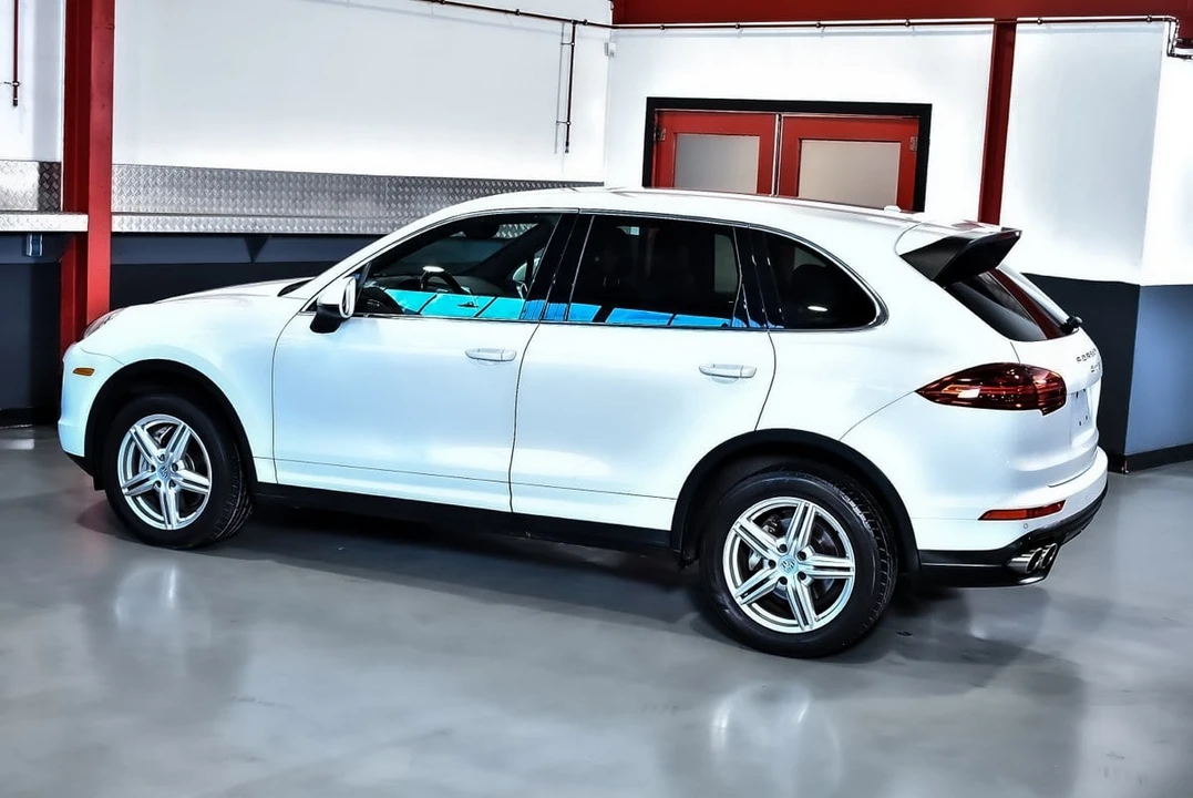 2015 Porsche 958 Cayenne S - Image 23 of 31