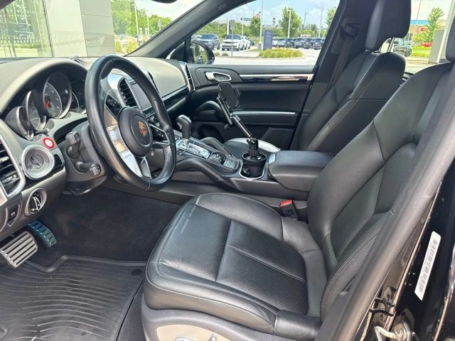 2015 Porsche 958 Cayenne S - Image 10 of 14