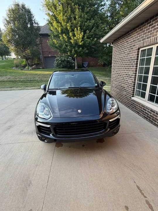 2015 Porsche 958 Cayenne S - Image 2 of 16