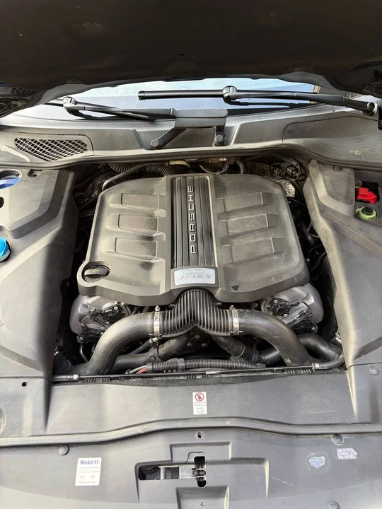 2015 Porsche 958 Cayenne S - Image 9 of 16