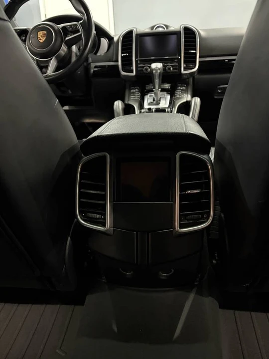 2015 Porsche 958 Cayenne S - Image 15 of 16