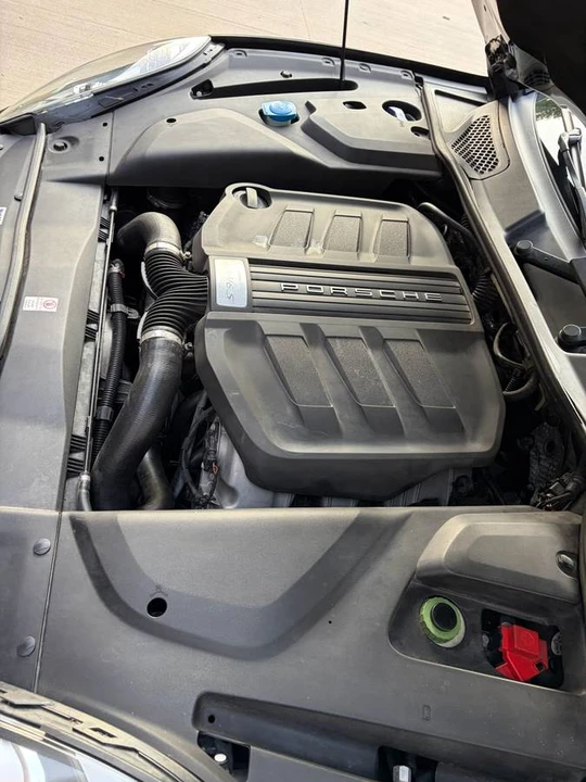 2015 Porsche 958 Cayenne S - Image 10 of 16