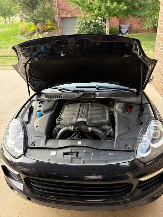 2015 Porsche 958 Cayenne S - Image 11 of 16