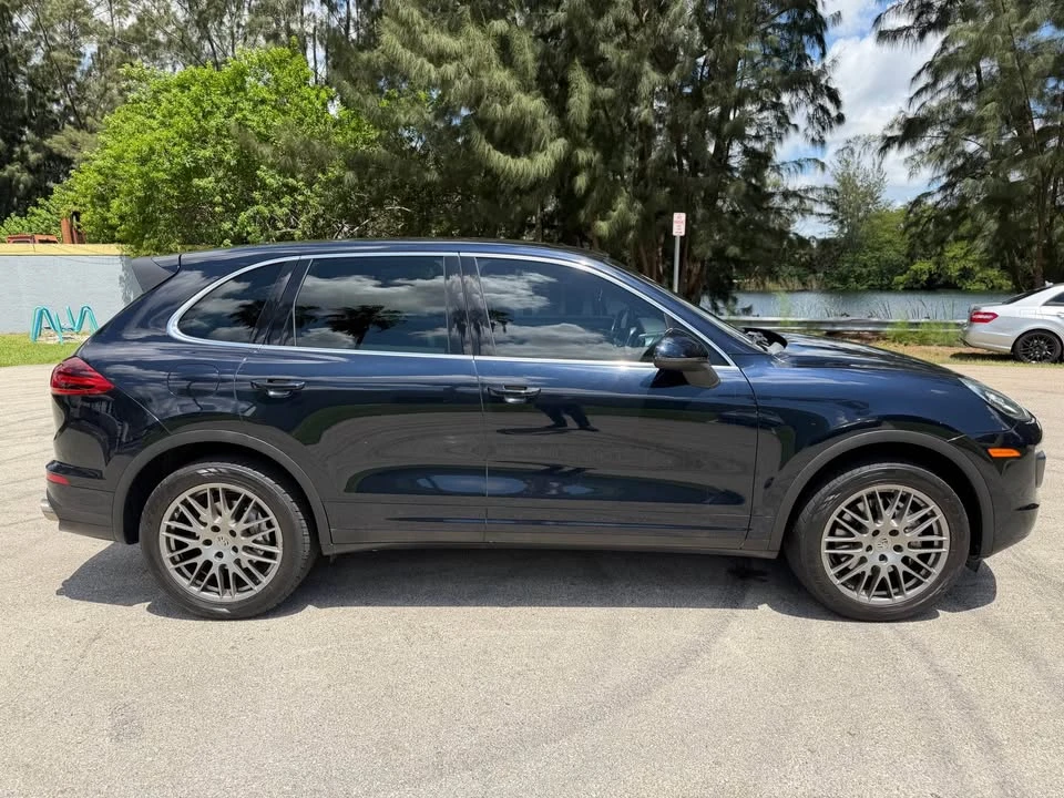 2015 Porsche 958 Cayenne S - Image 5 of 10