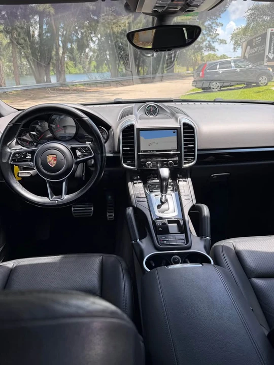 2015 Porsche 958 Cayenne S - Image 10 of 10