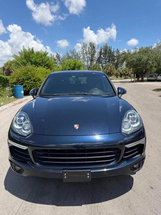 2015 Porsche 958 Cayenne S - Image 2 of 10
