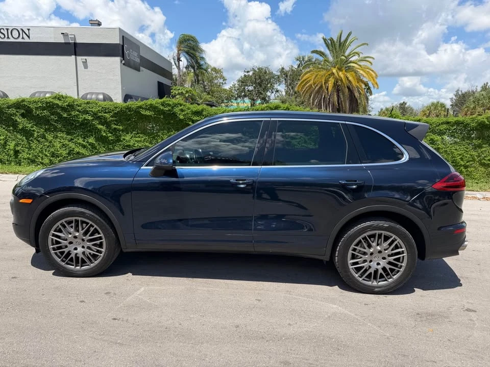 2015 Porsche 958 Cayenne S - Image 3 of 10