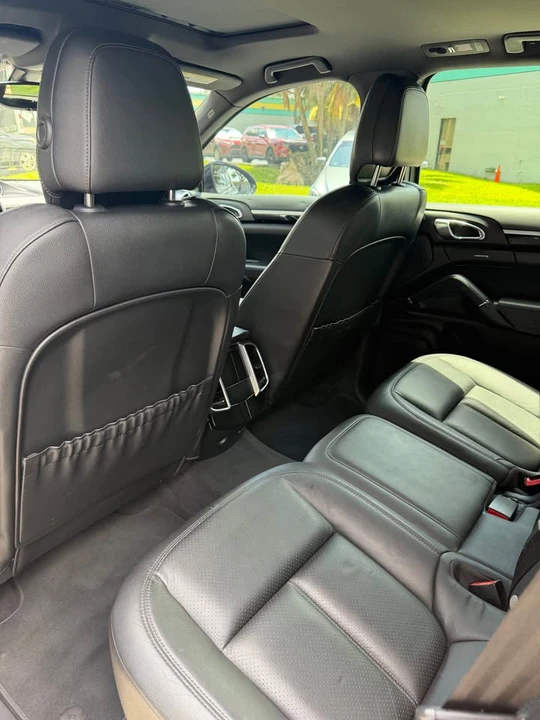 2015 Porsche 958 Cayenne S - Image 9 of 10