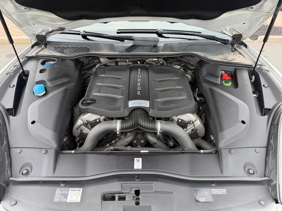 2015 Porsche 958 Cayenne S - Image 16 of 17