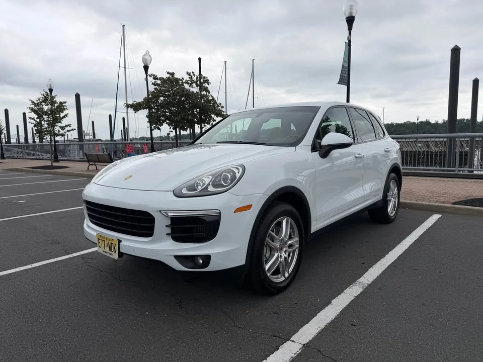 2015 Porsche 958 Cayenne S - Image 7 of 17