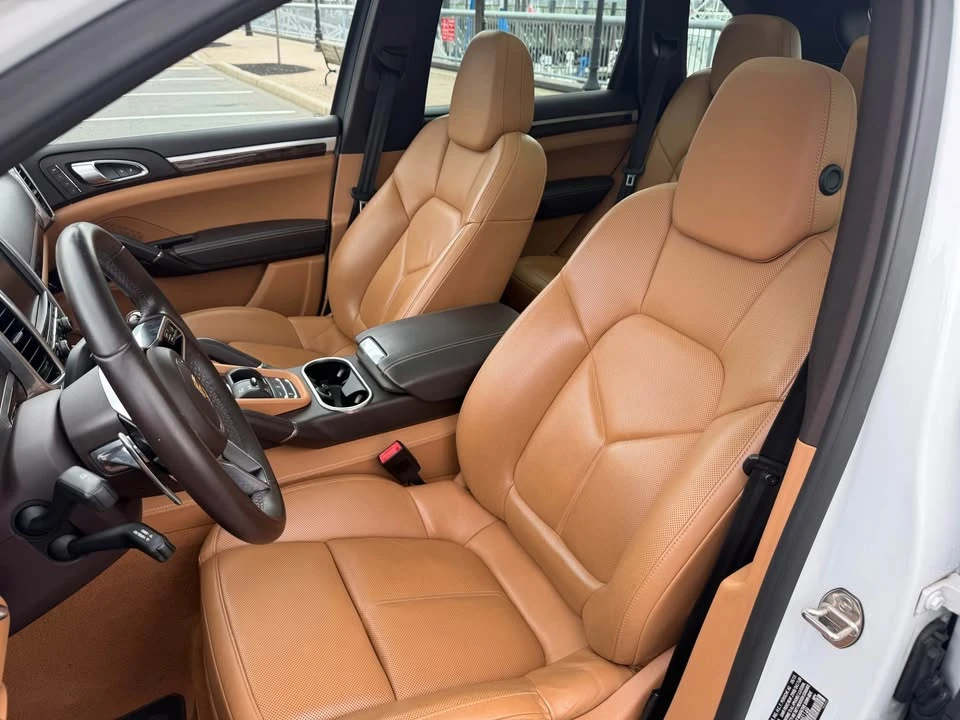 2015 Porsche 958 Cayenne S - Image 10 of 17