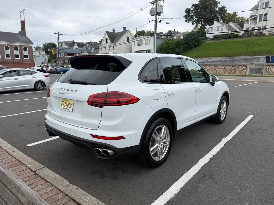 2015 Porsche 958 Cayenne S - Image 3 of 17
