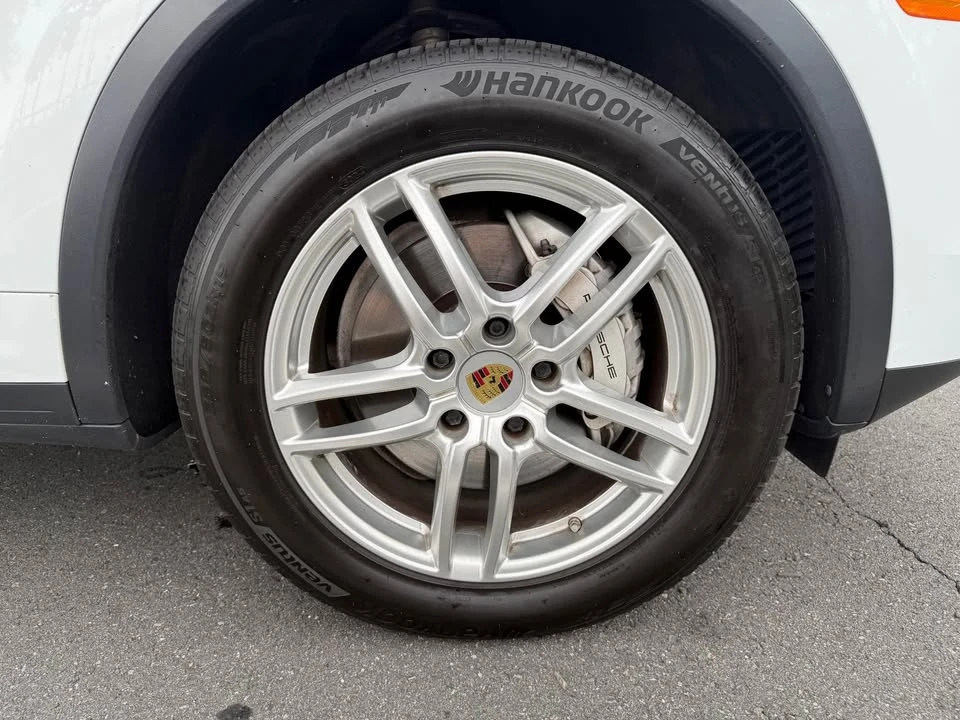 2015 Porsche 958 Cayenne S - Image 15 of 17