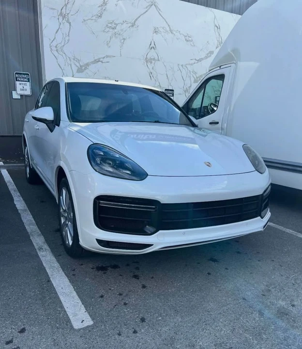 2015 Porsche 958 Cayenne S - Image 2 of 12