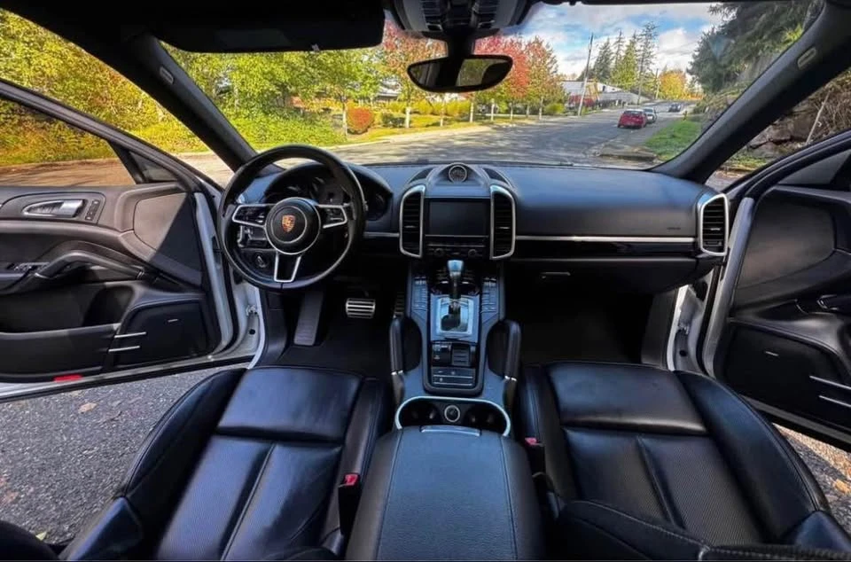 2015 Porsche 958 Cayenne S - Image 5 of 12