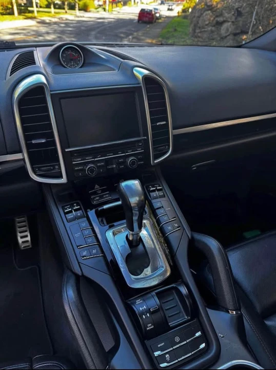 2015 Porsche 958 Cayenne S - Image 8 of 12