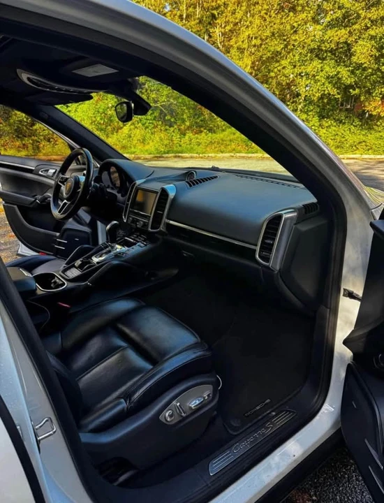 2015 Porsche 958 Cayenne S - Image 4 of 12