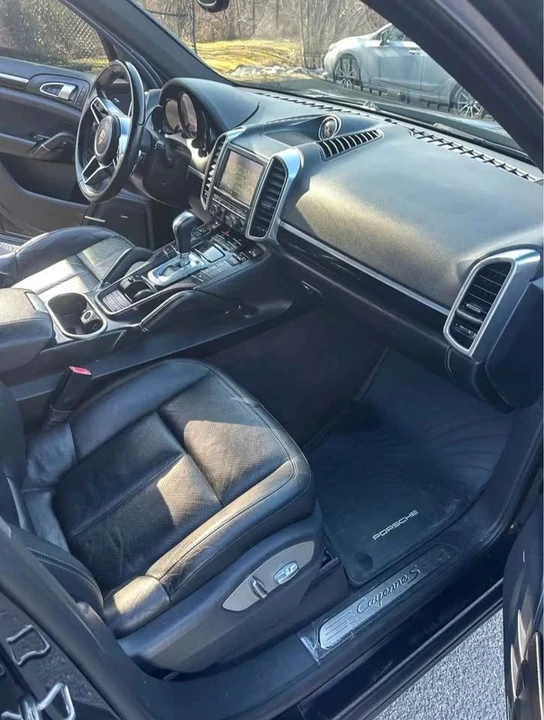 2015 Porsche 958 Cayenne S - Image 10 of 12
