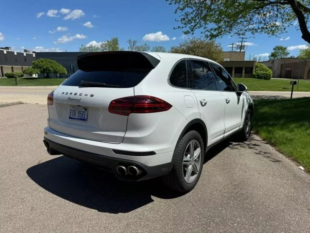 2015 Porsche 958 Cayenne S - Image 5 of 21
