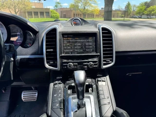 2015 Porsche 958 Cayenne S - Image 16 of 21