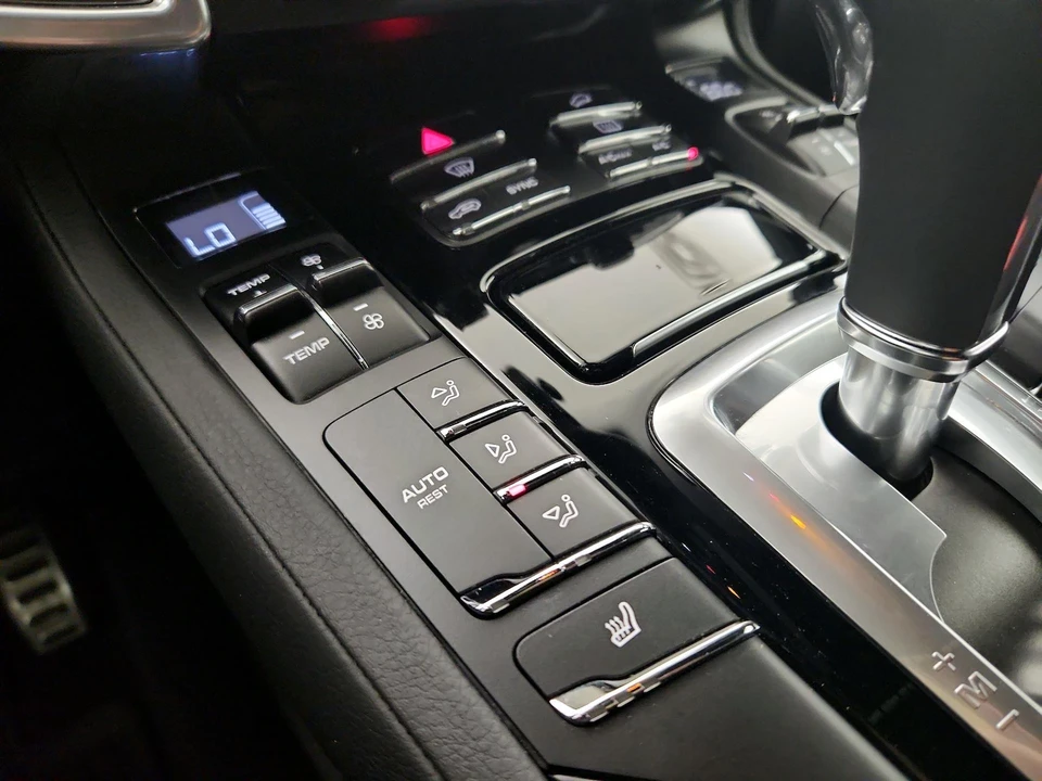 2015 Porsche 958 Cayenne S - Image 17 of 27