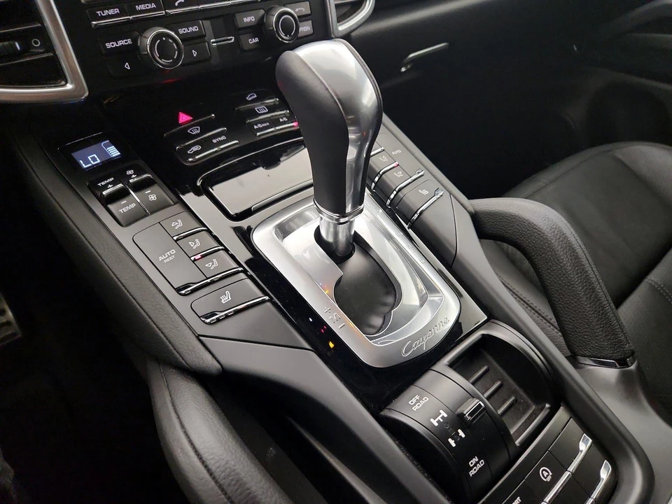 2015 Porsche 958 Cayenne S - Image 18 of 27