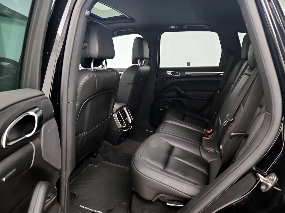 2015 Porsche 958 Cayenne S - Image 21 of 27