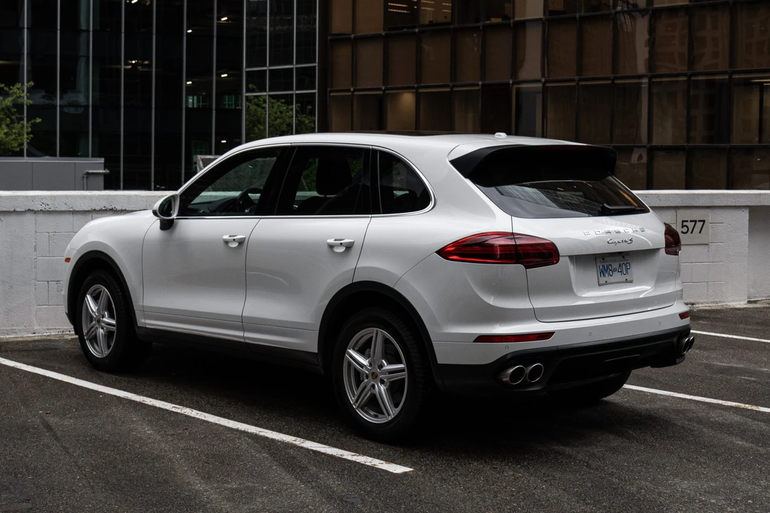 2015 Porsche 958 Cayenne S - Image 10 of 31