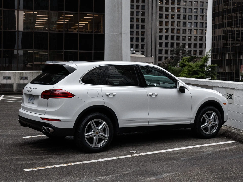 2015 Porsche 958 Cayenne S - Image 14 of 31