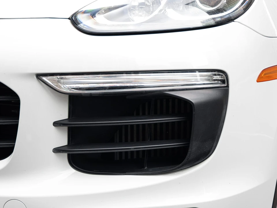 2015 Porsche 958 Cayenne S - Image 27 of 31
