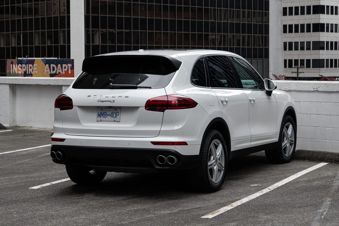 2015 Porsche 958 Cayenne S - Image 12 of 31