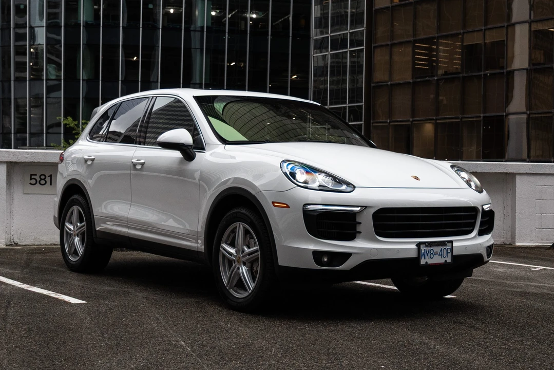 2015 Porsche 958 Cayenne S - Image 18 of 31