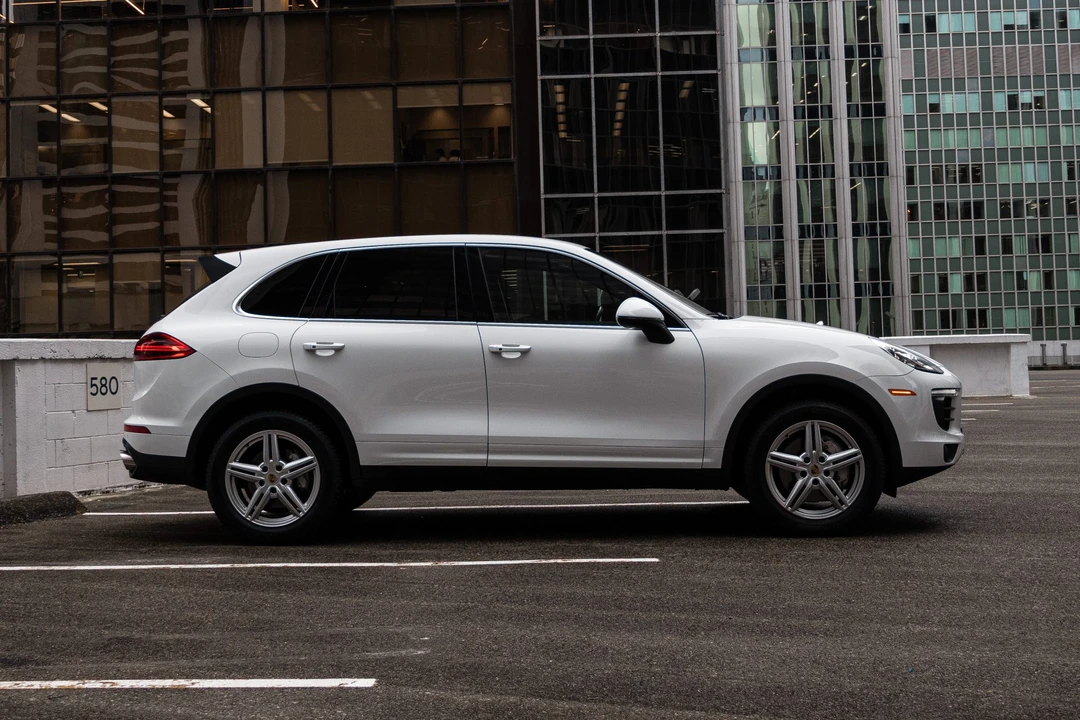 2015 Porsche 958 Cayenne S - Image 16 of 31