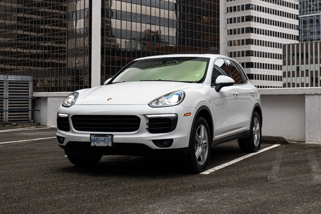 2015 Porsche 958 Cayenne S - Image 5 of 31