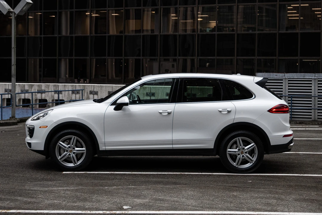 2015 Porsche 958 Cayenne S - Image 8 of 31