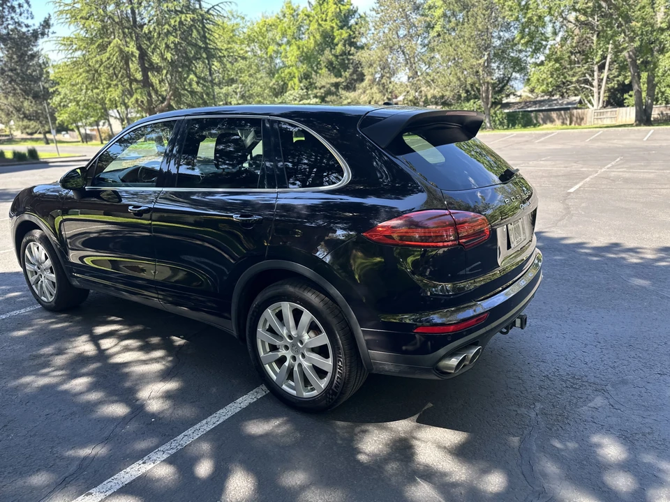 2015 Porsche 958 Cayenne S - Image 14 of 31