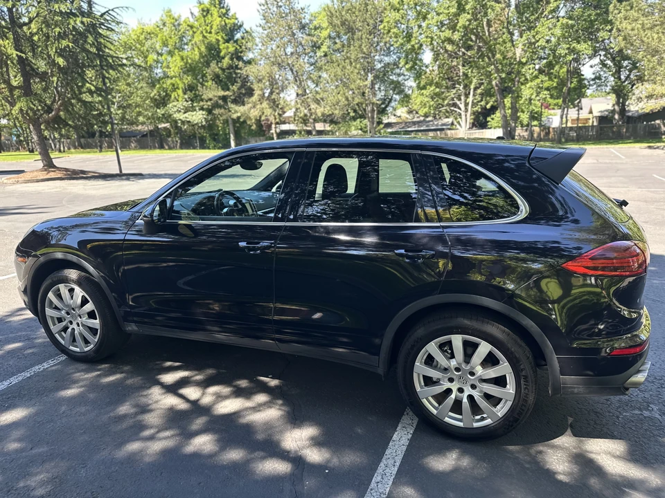 2015 Porsche 958 Cayenne S - Image 8 of 31