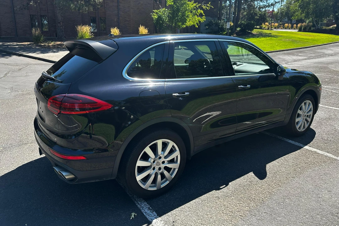 2015 Porsche 958 Cayenne S - Image 4 of 31