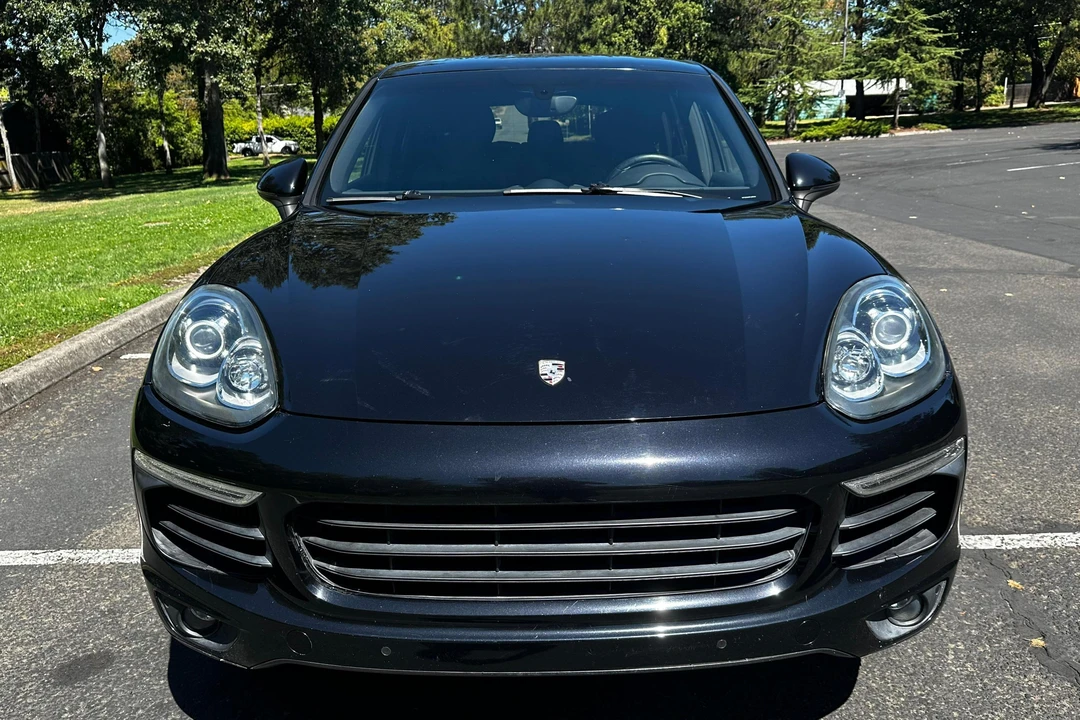 2015 Porsche 958 Cayenne S - Image 2 of 31