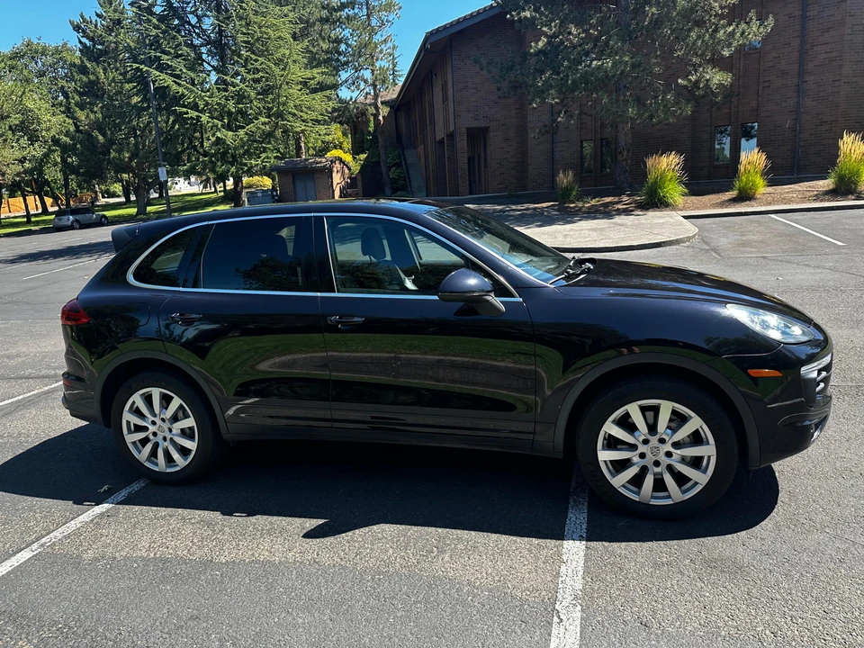 2015 Porsche 958 Cayenne S - Image 16 of 31